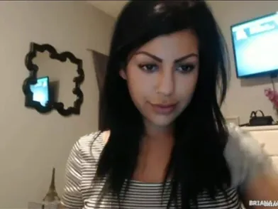 Thick-Titted ultra-beauty playing with her booty on a webcam