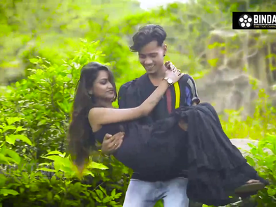 Indian dark haired, Sudipa is having hookup in the nature and luving every single 2nd of it
