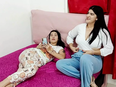 Step-mummy & stepdaughter get mischievous with each other in a super-hot homemade lezzy vignette - Porn in Spanish