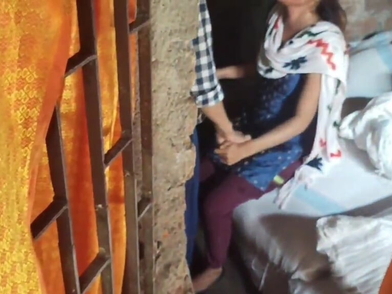 Boyfriend Fucky-fucky Vid gets her cock-squeezing Indian coochie clipped by Viral Pinch in steamy homemade vid