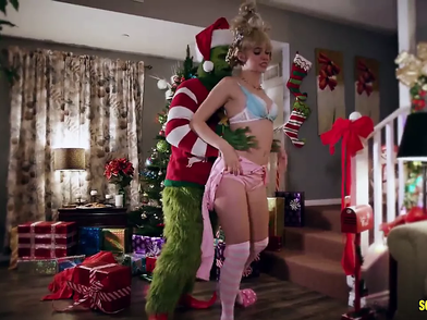 See Chloe Cherry & Eric John parody the Grinch in a insane parody of Christmas cheer