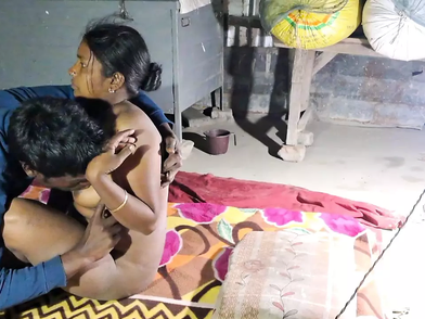 See how this Indian village wife gets kinky in front of her spouse