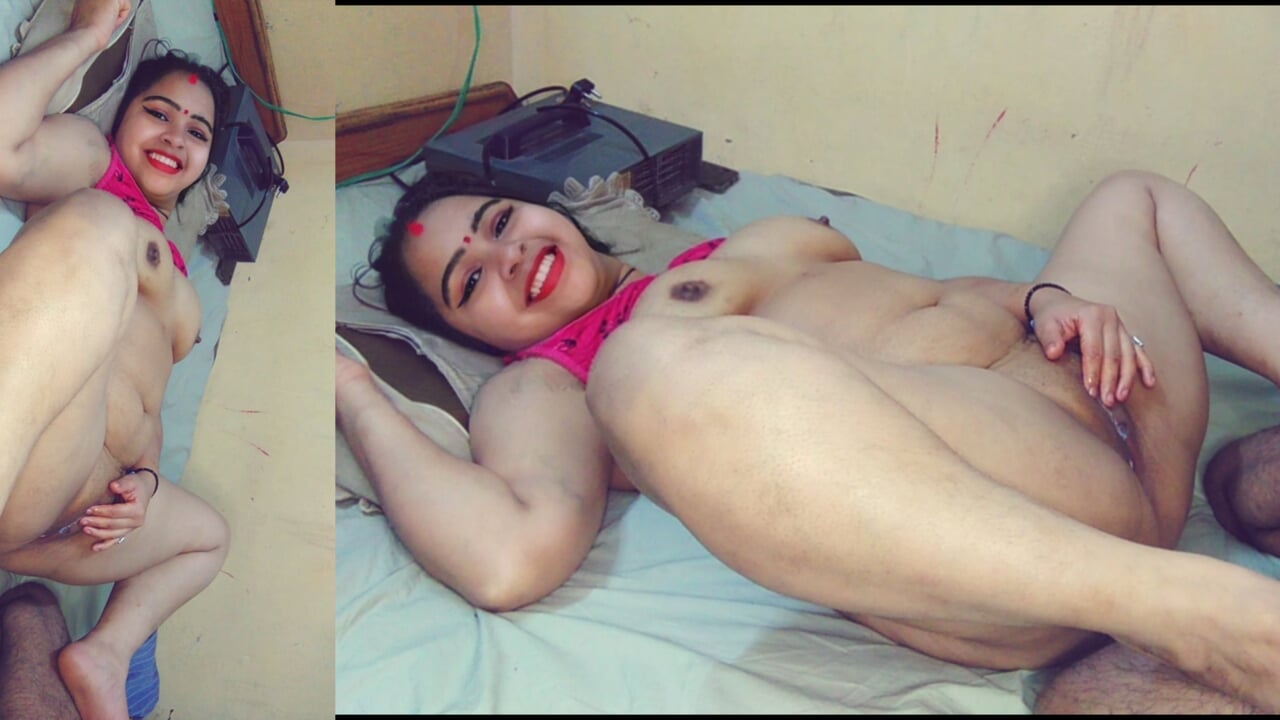 Tamil Desi Bhabhi Meena and Xmaster have a real Indian sexcapade with  super-hot homemade bang-a-thon