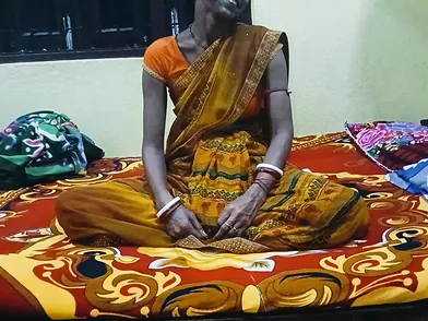 Indian Desi Bhabhi Gives a Desi Cab Rail & Gets Her ...