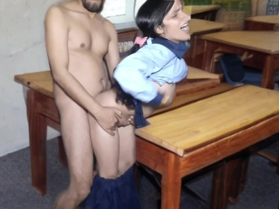 Pkgulnaz & Gulnazpk's very first-ever assfucking with Indian school nymph Donk