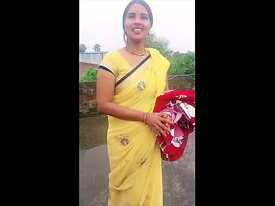 Brother-in-law gives torrid Desi bhabhi a raunchy ra...