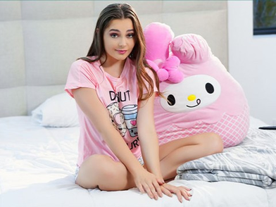 Step-dad bangs harmless teenage lady in Aften Opals underpants and thumbs her beaver in POINT OF VIEW