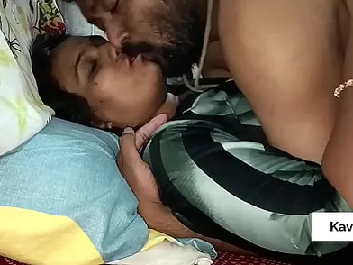 Kavita and Tatya's homemade Indian threesome: Desi, ...