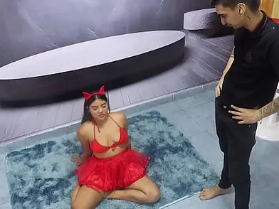 Watch Jhondick10 & Nataly1010 as they have a steamy ...