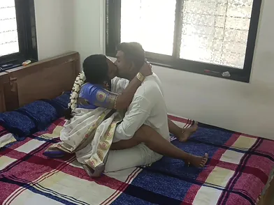 Watch Marathi kavita Bhabhi get plowed in saree by her BF while her husband watches