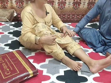 Desi Stepmom with natural tits fucks her hubby's pal in doggy style while he watches in Hindi audio