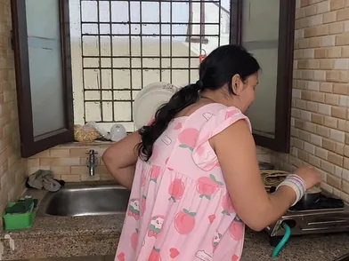 Watch this big-assed Indian babe get her nipples roughed up in hardcore homemade sex tape