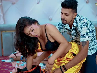 Hot Desi Kamwali Bai gets roughed up by her palace's possessor in hardcore Indian audio