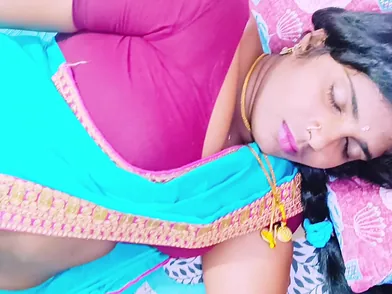 Hot MILF with huge tits and dirty talk goes wild wit...