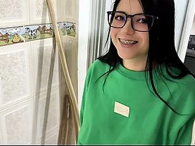 Estefani and Crisanto interchange popsicles in a neighborly way