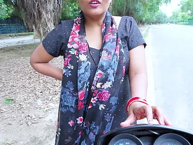 Naveen & Pinkicutee in a super-steamy Indian Desi ca...