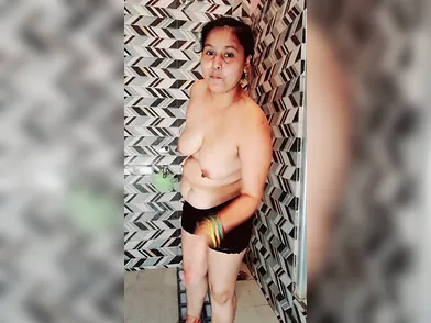 Naughty Desi Wifey Puts Herself to Bed with a Solo Masturbation Session