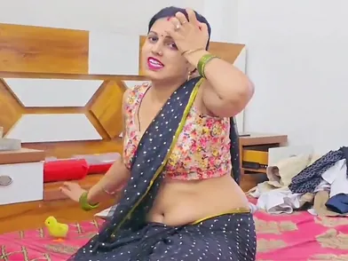 Mature Indian boss wife pays bill with hard sex in kitchen with Hindi audio